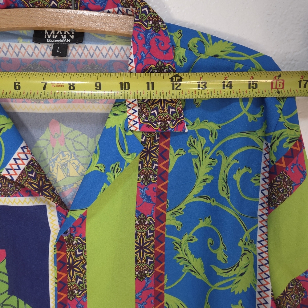Mens Boohoo Size L Neon Green Blue Hawaiian Paisley T Shirt Short Sleeves Button - Picture 12 of 15